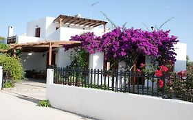 Deidamia Hotel